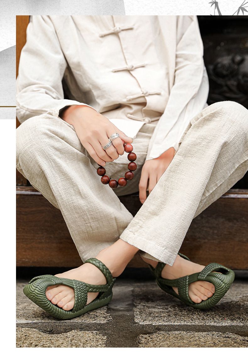 Sandal Men Sandal Shoe Summer Oversized Woven Trendy Shoes for Men EVA Hand Woven Sandals Couple Ethnic Style Grass Shoes Hollow out Breathable Driving Sandals