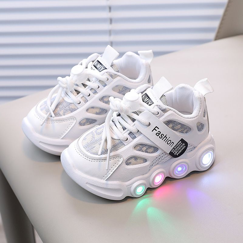 Kids Shoes Kids Sneaker Spring Autumn New LED Light Shoes Children's Shoes Breathable Children 1-6 Years Old Luminous Shoes Leisure Sports Shoes