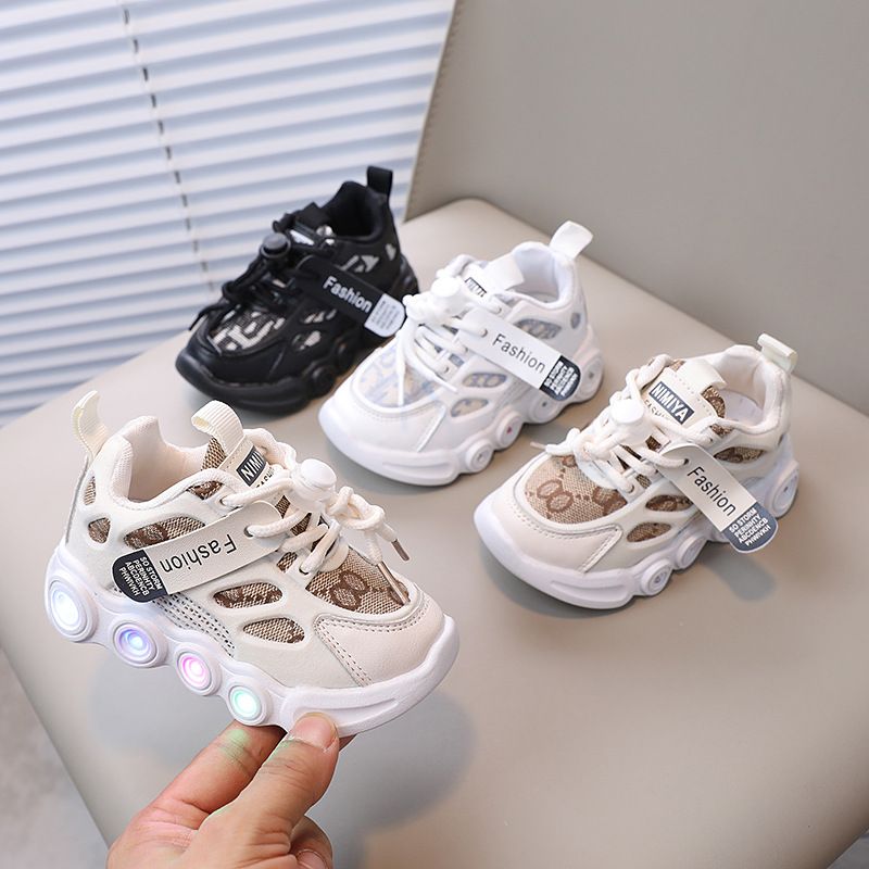 Kids Shoes Kids Sneaker Spring Autumn New LED Light Shoes Children's Shoes Breathable Children 1-6 Years Old Luminous Shoes Leisure Sports Shoes