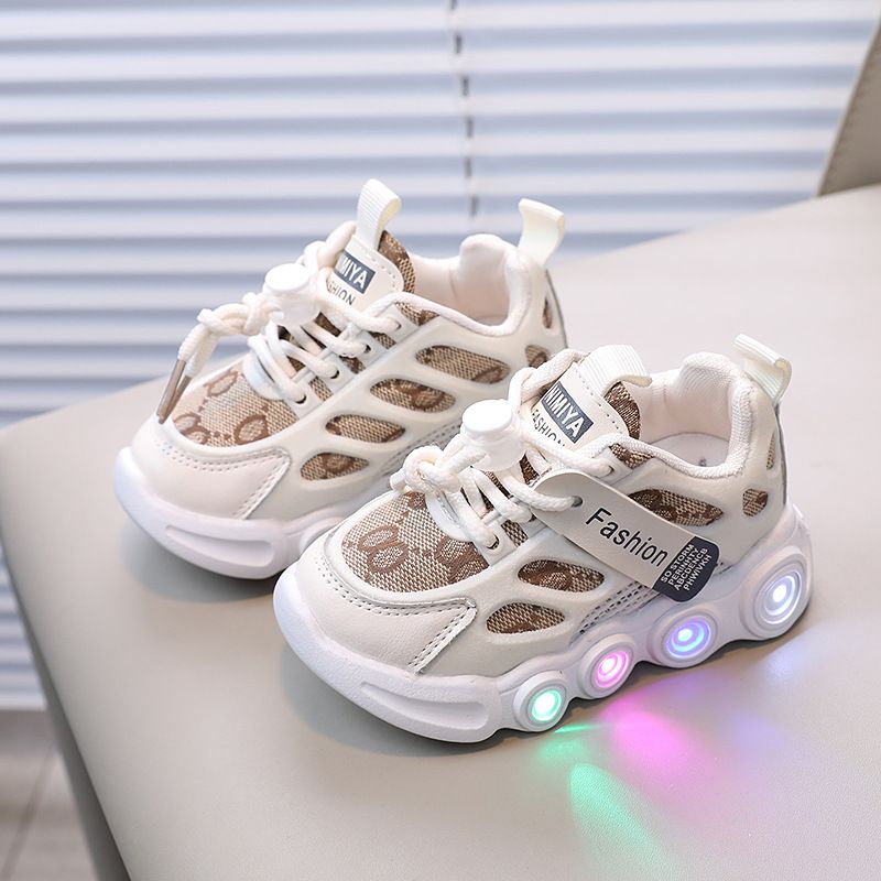 Kids Shoes Kids Sneaker Spring Autumn New LED Light Shoes Children's Shoes Breathable Children 1-6 Years Old Luminous Shoes Leisure Sports Shoes