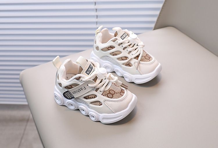 Kids Shoes Kids Sneaker Spring Autumn New LED Light Shoes Children's Shoes Breathable Children 1-6 Years Old Luminous Shoes Leisure Sports Shoes