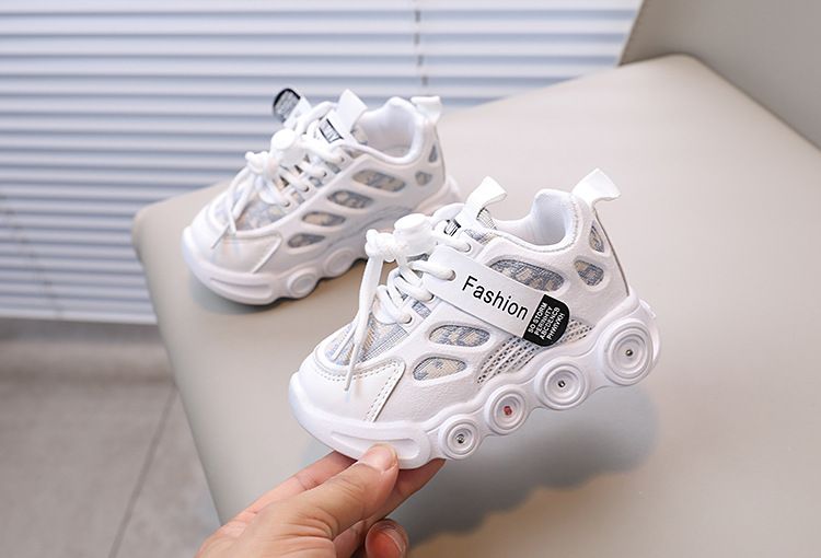 Kids Shoes Kids Sneaker Spring Autumn New LED Light Shoes Children's Shoes Breathable Children 1-6 Years Old Luminous Shoes Leisure Sports Shoes