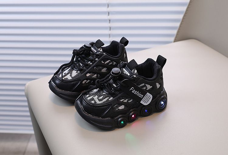 Kids Shoes Kids Sneaker Spring Autumn New LED Light Shoes Children's Shoes Breathable Children 1-6 Years Old Luminous Shoes Leisure Sports Shoes