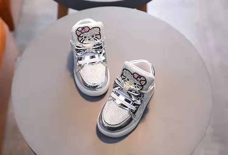 Spring Autumn Girls Princess Shoes with Rhinestones Breathable Lighting Shoes Children's Shoes Sports Shoes Casual Shoes