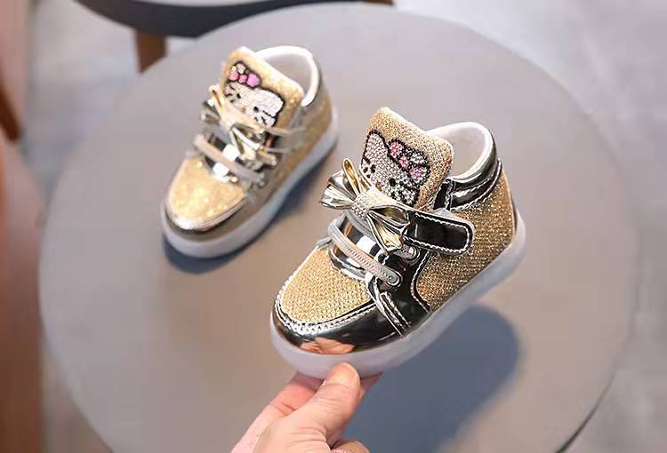 Spring Autumn Girls Princess Shoes with Rhinestones Breathable Lighting Shoes Children's Shoes Sports Shoes Casual Shoes