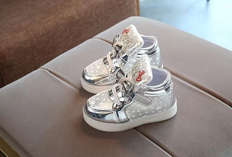 Boots Spring Autumn Little Girl Cartoon Bright Diamond Flash Light Shoes Boys' Breathable Glowing Leather Sneakers