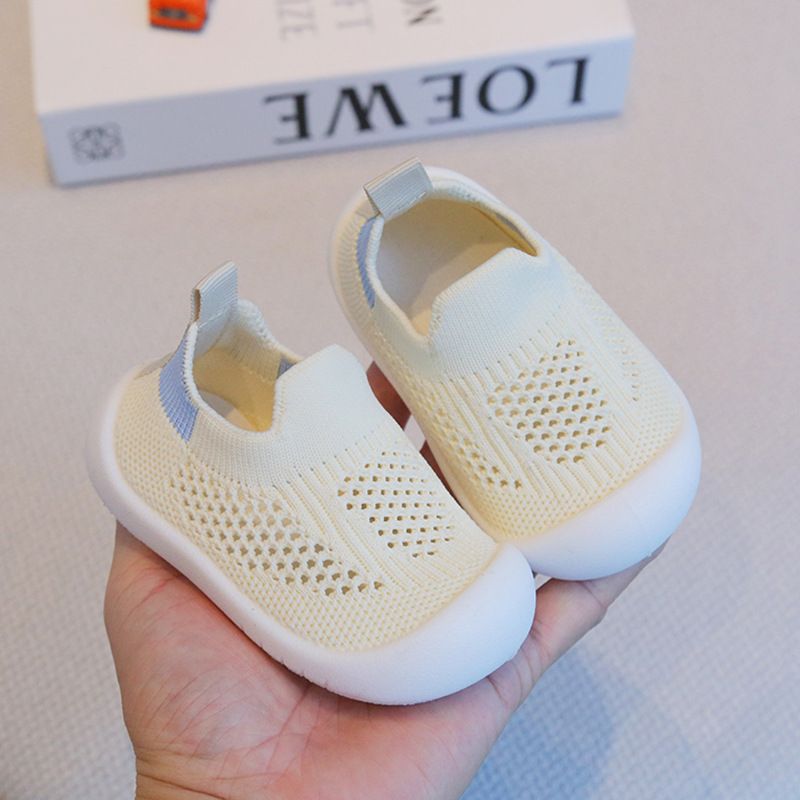 Baby Shoes Spring Summer New Children's Breathable Fly Woven Mesh Shoes Baby Anti-Collision Soft Soled Walking Shoes Candy Colored Casual Shoes for Boys Girls