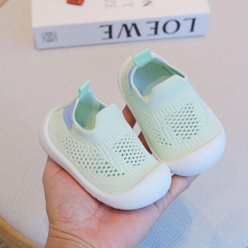 Baby Shoes Spring Summer New Children's Breathable Fly Woven Mesh Shoes Baby Anti-Collision Soft Soled Walking Shoes Candy Colored Casual Shoes for Boys Girls