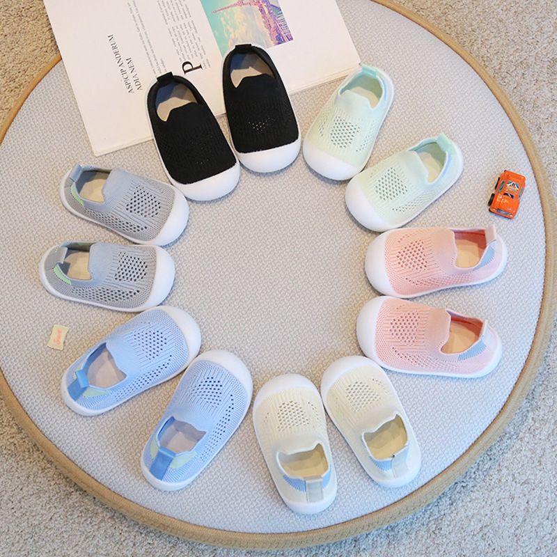 Baby Shoes Spring Summer New Children's Breathable Fly Woven Mesh Shoes Baby Anti-Collision Soft Soled Walking Shoes Candy Colored Casual Shoes for Boys Girls
