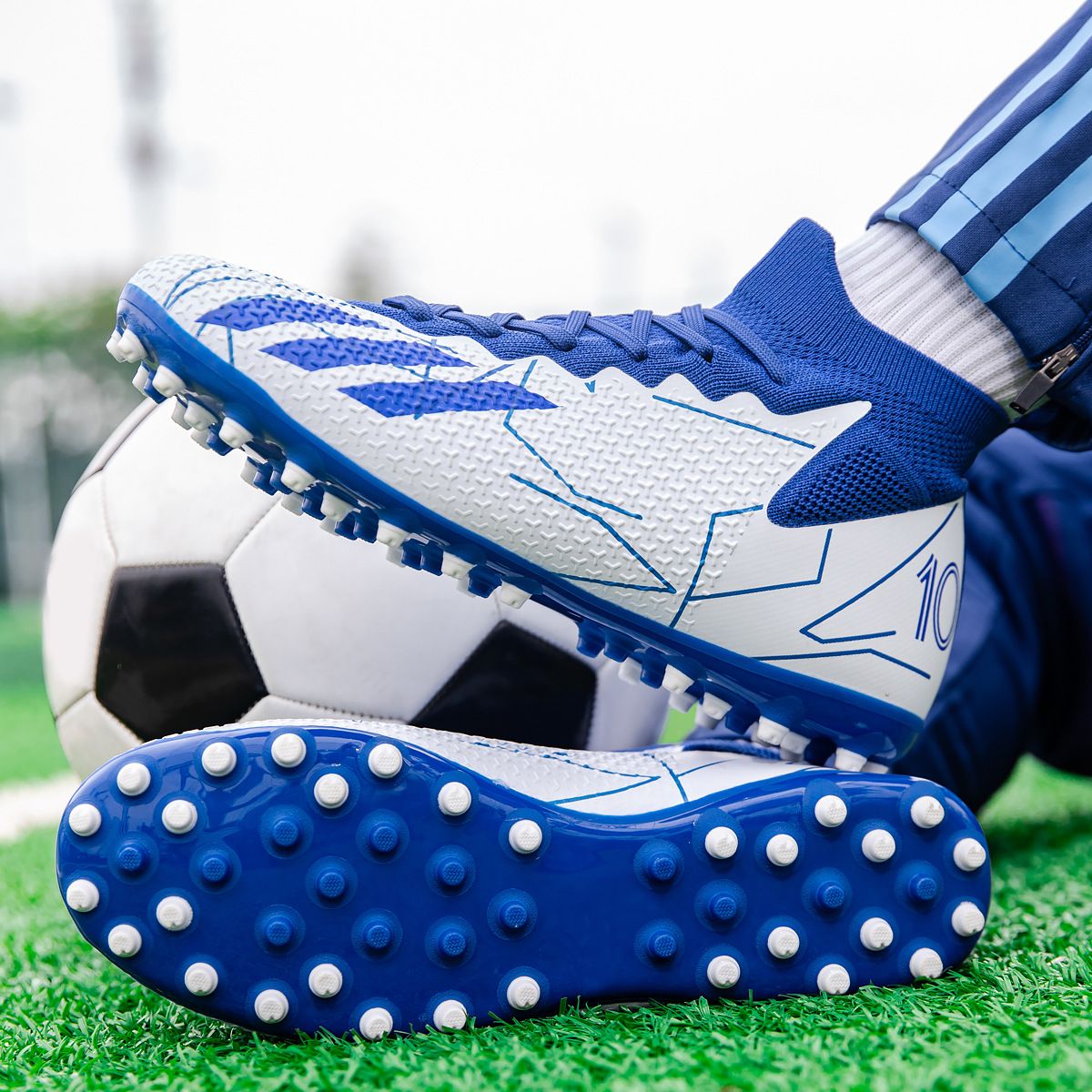 Men's Shoes Athletic Soccer High Top Football Shoes New Short Nail Breathable European Cup Professional Match Shoes Football Shoes
