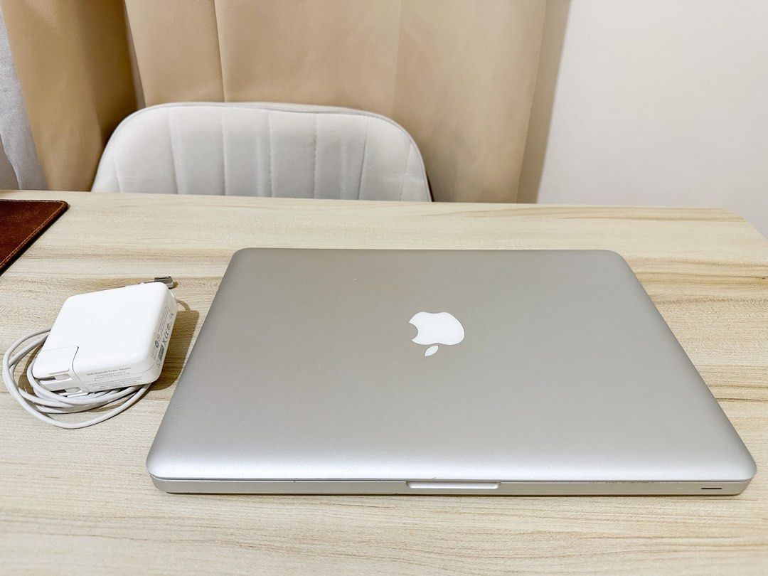 Refurbished Apple MacBook Pro 13" Core i7 2.8GHz 8GB RAM 256GB SSD (Mid 2012) Laptop Silver + Bag