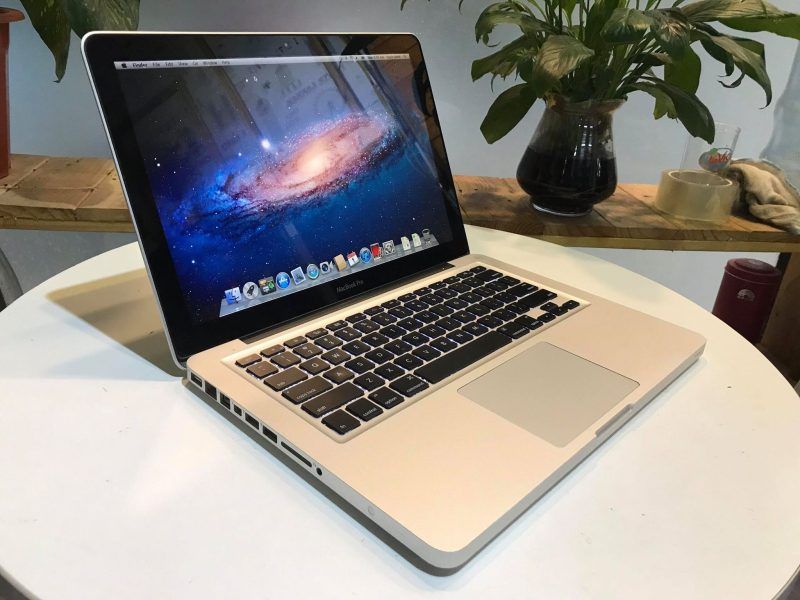 Refurbished Apple MacBook Pro 13" Core i7 2.8GHz 8GB RAM 256GB SSD (Mid 2012) Laptop Silver + Bag