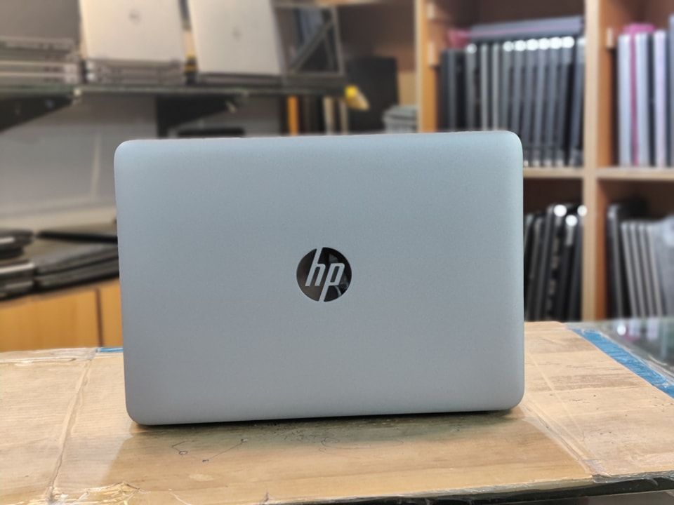 Refurbished HP EliteBook 820 G4 8GB 256GB SSD 12.6 Inch Core i5 7th Gen Windows 10 Pro Ms Office 2021 Ultraslim Laptop +Bag