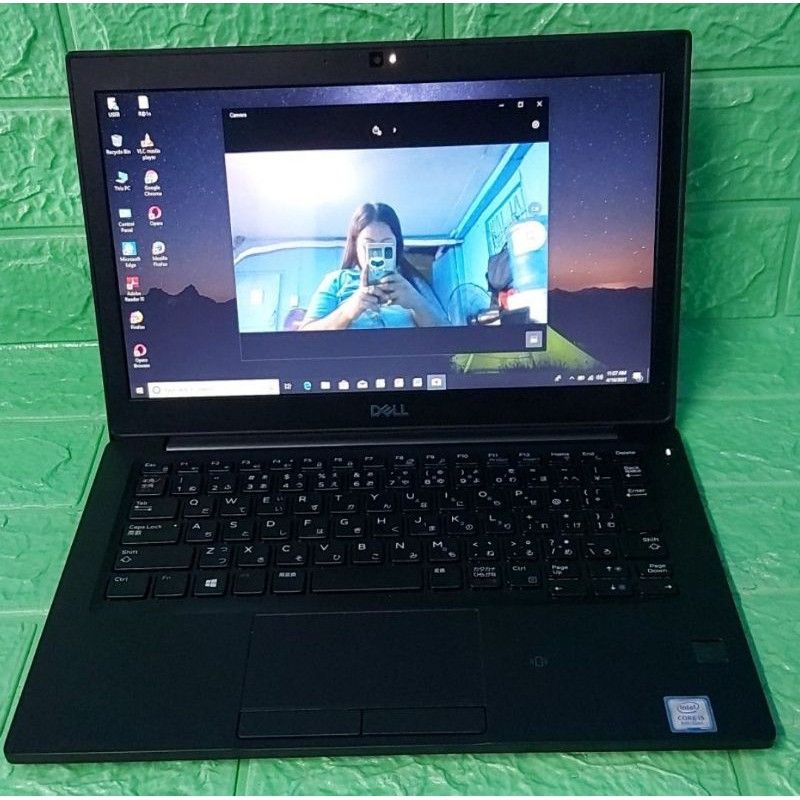 Refurbished Dell Latitude 7290 Intel Core i7 8GB RAM 256GB SSD 8th Generation 12.5 inch FHD Windows 11 Pro Business Laptop - Grade A + Bag