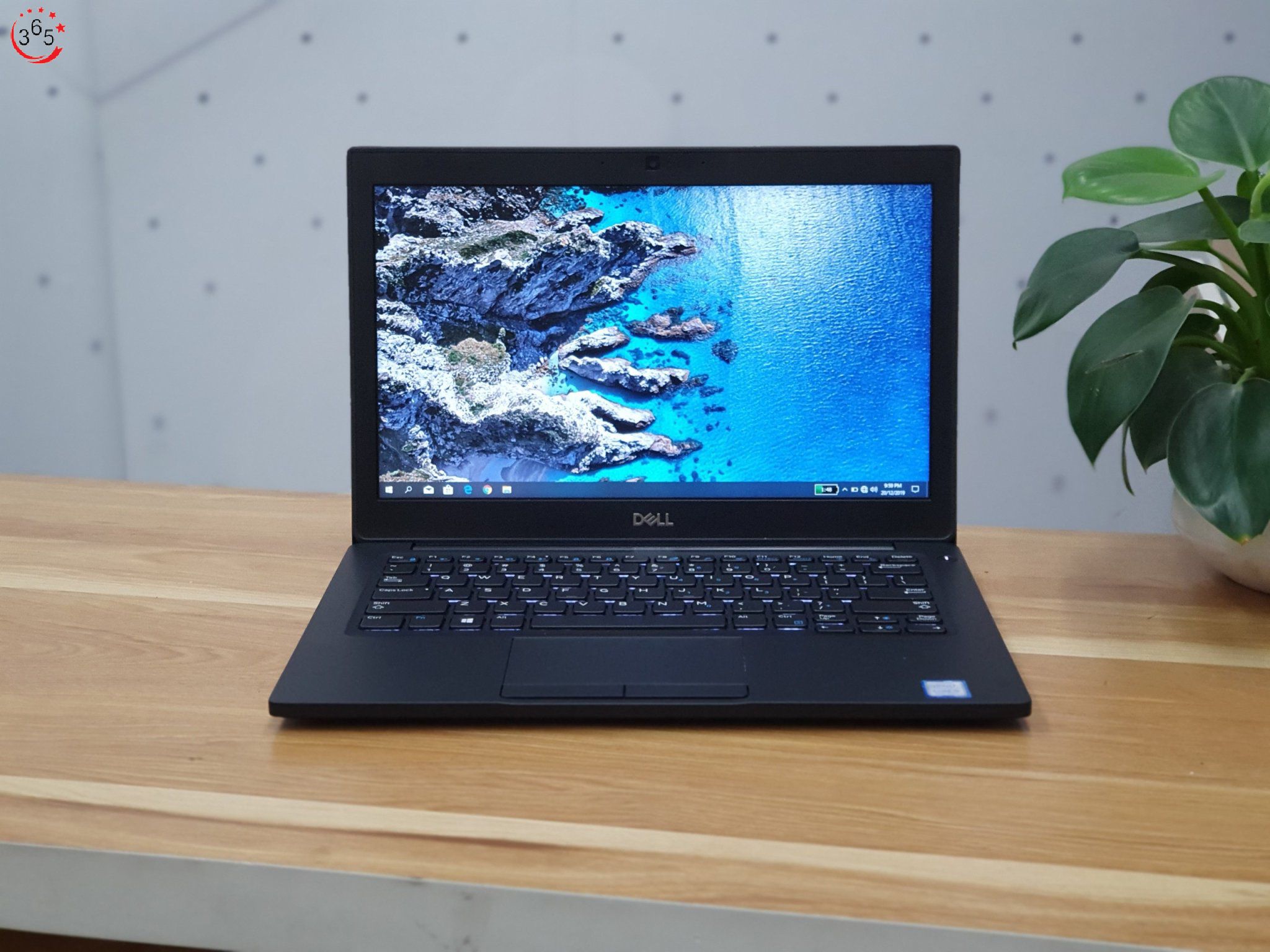 Refurbished Dell Latitude 7290 Intel Core i7 8GB RAM 256GB SSD 8th Generation 12.5 inch FHD Windows 11 Pro Business Laptop - Grade A + Bag