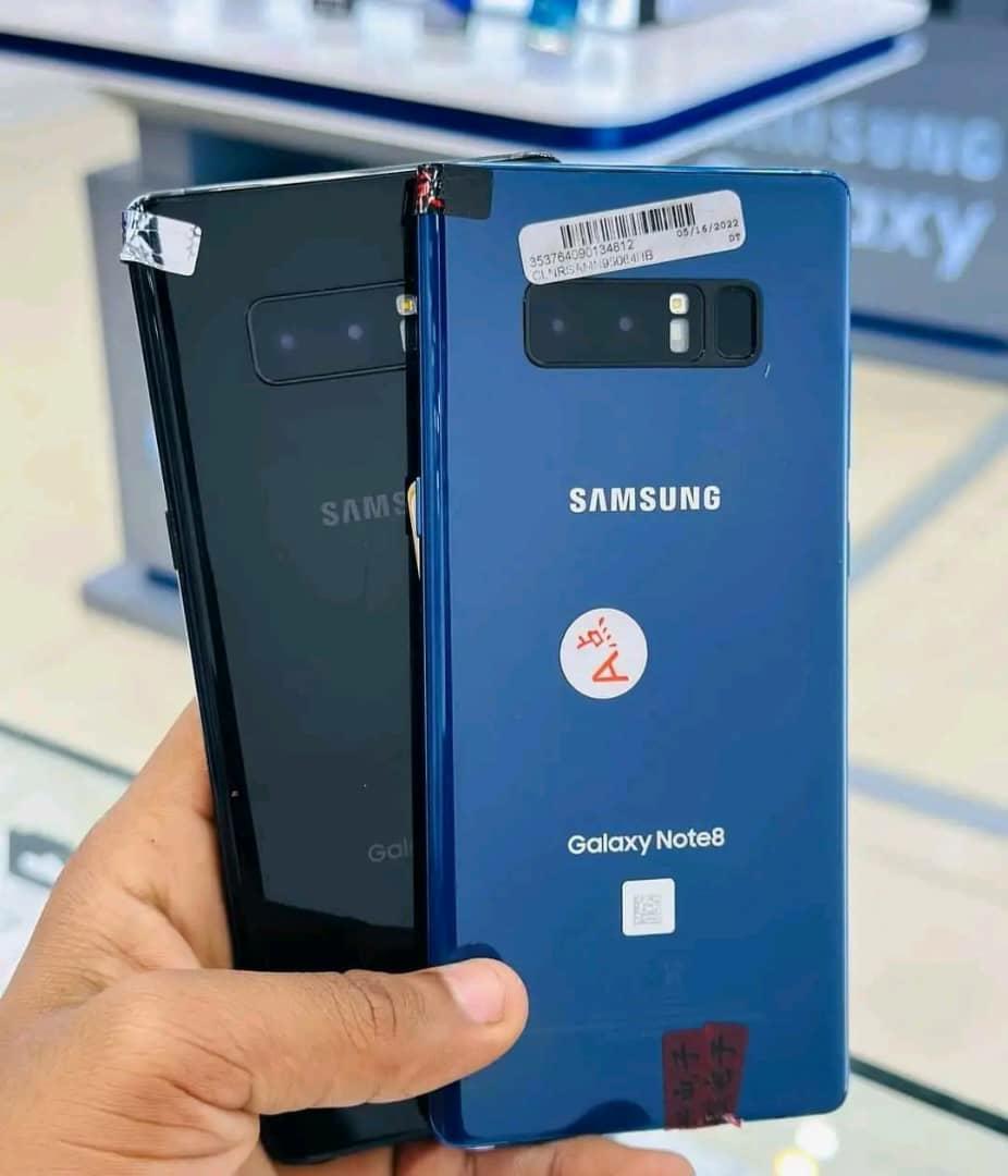 Samsung Galaxy s10 (refurbished) single sim with 8gb ram and 128 gb rom, no dot or line on screen, clean piece, face unlock ,without fingerprint