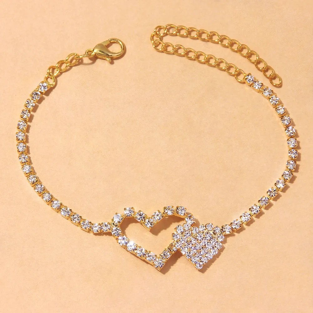 New hollow heart-shaped rhinestone ankle chain with sparkling diamond studded heart, cool and personalized Anklet accessories, fashionable and versatile, personalized Instagram style