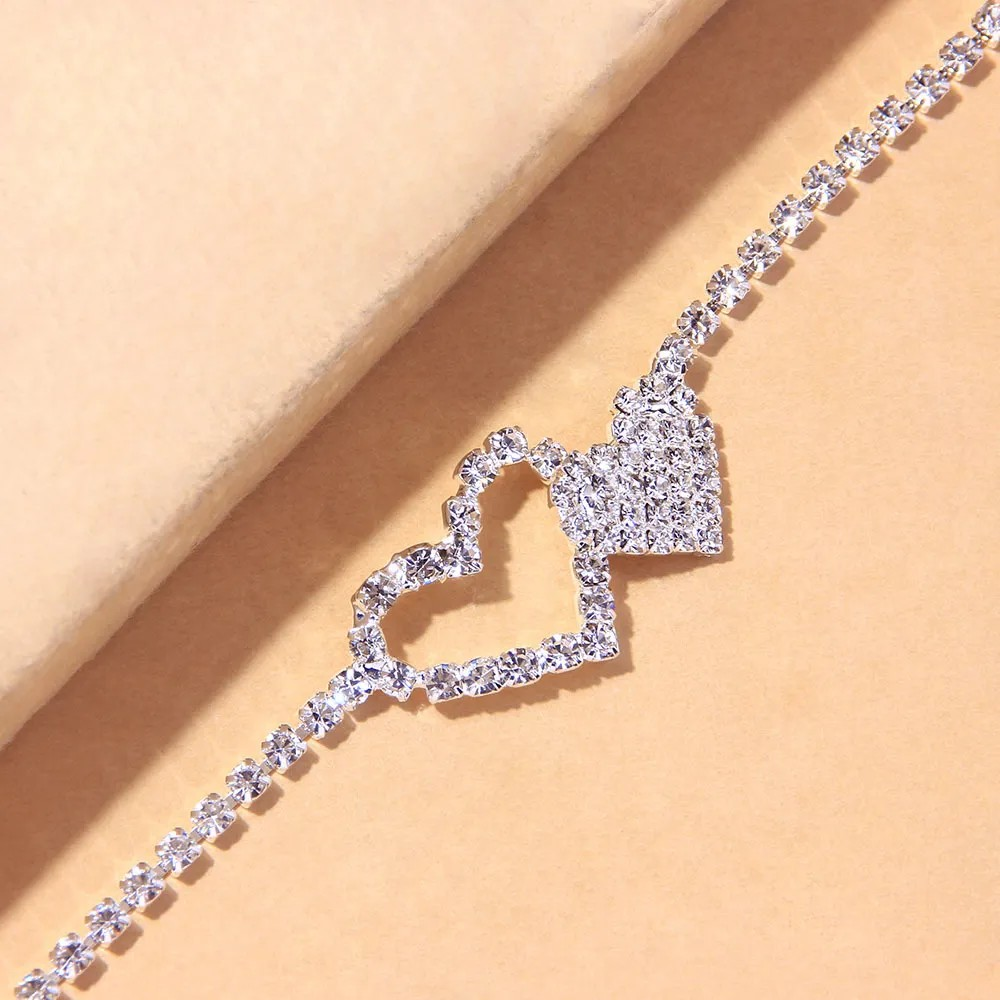 New hollow heart-shaped rhinestone ankle chain with sparkling diamond studded heart, cool and personalized Anklet accessories, fashionable and versatile, personalized Instagram style