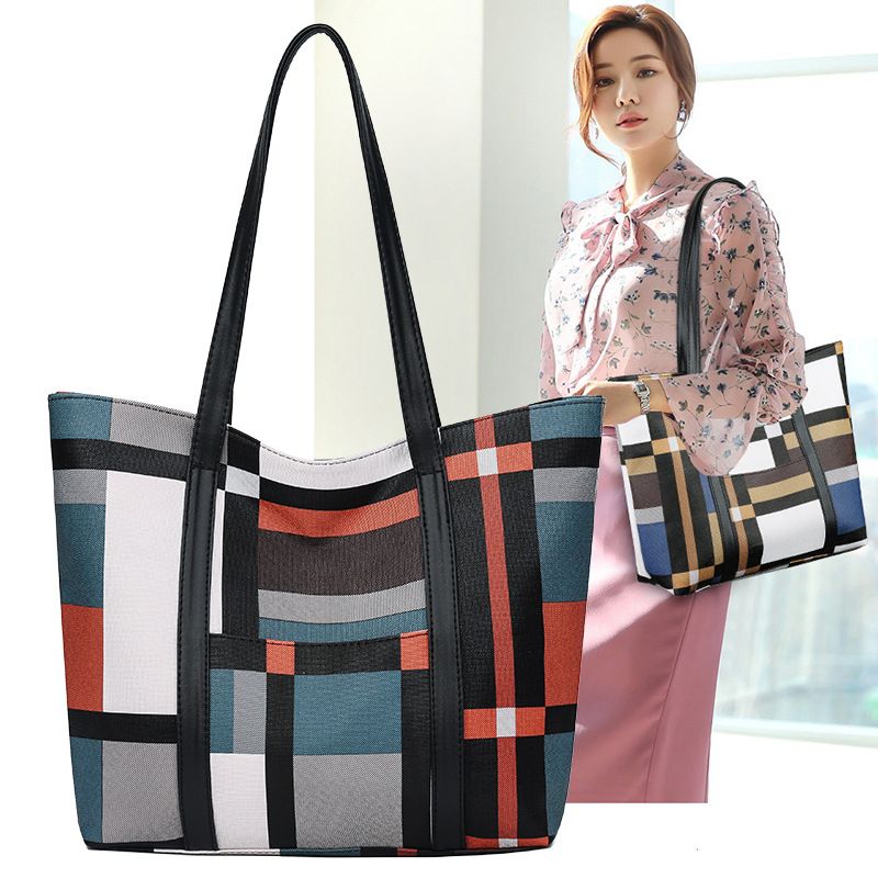 Tote bag, women's bag, spliced leather large capacity bag, 2025 new fashion, spring and summer women's single shoulder handbag