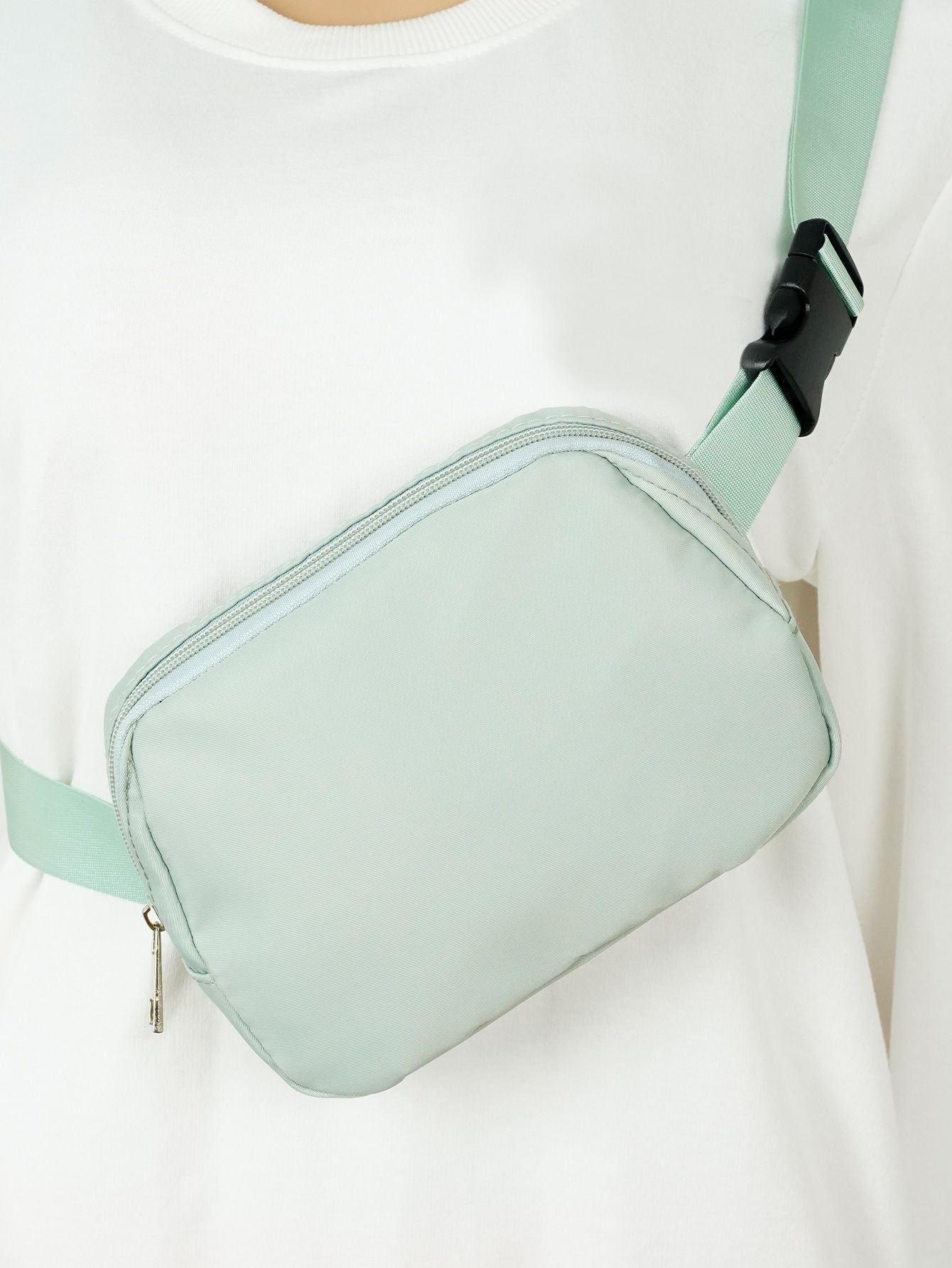 Popular women's waist bag, crossbody chest bag, men's and women's fashionable nylon waterproof sports waist bag