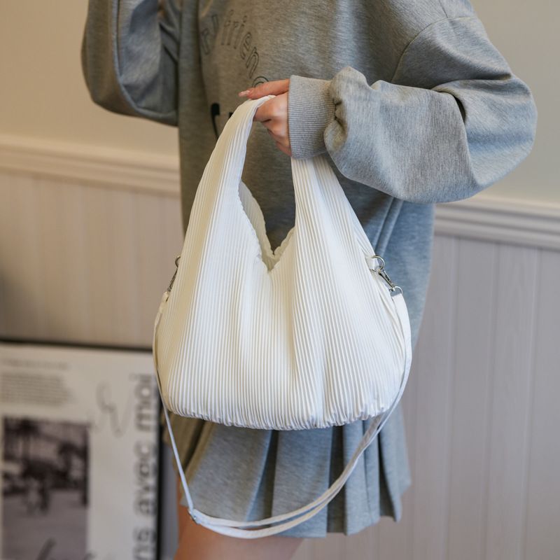 New women's bag, pleated bag, handbag, shoulder bag, crossbody bag, 2024 autumn niche large capacity Korean version, special features