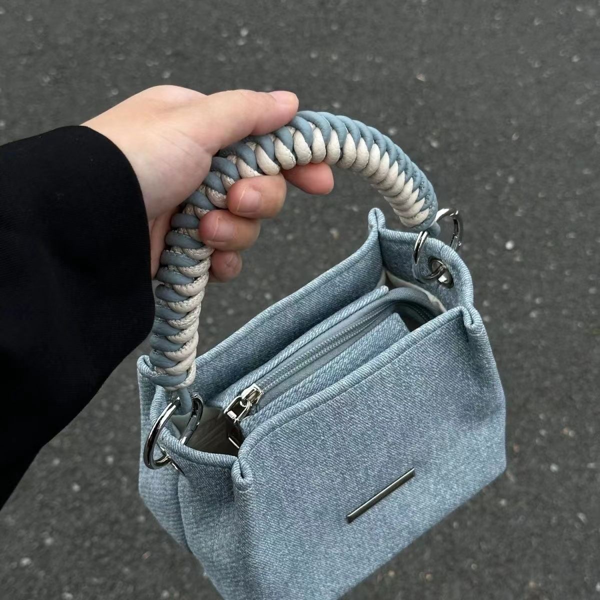 New spring and summer canvas niche design, high-end sense, simple and versatile, bucket chain, hand-held crossbody bag for women