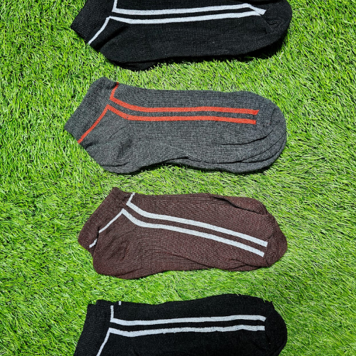 5 pcs Soft, breathable ankle socks featuring a stylish two-stripe design. Perfect for everyday wear, workouts, or casual outings.