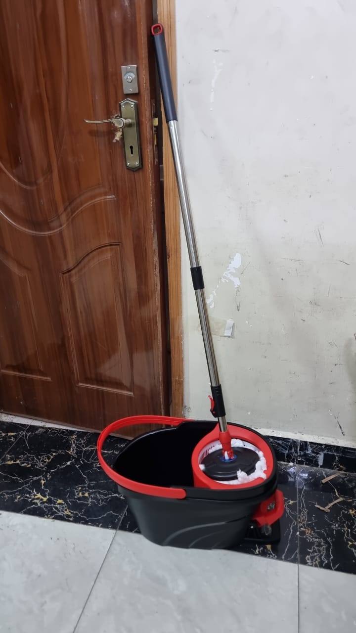 Pedal Spin Mop & Bucket Set – 360° Rotating Microfiber Mop with Foot Pedal Wringer, Splash Guard, and Lightweight Durable Bucket for Multi-Surface Floor Cleaning