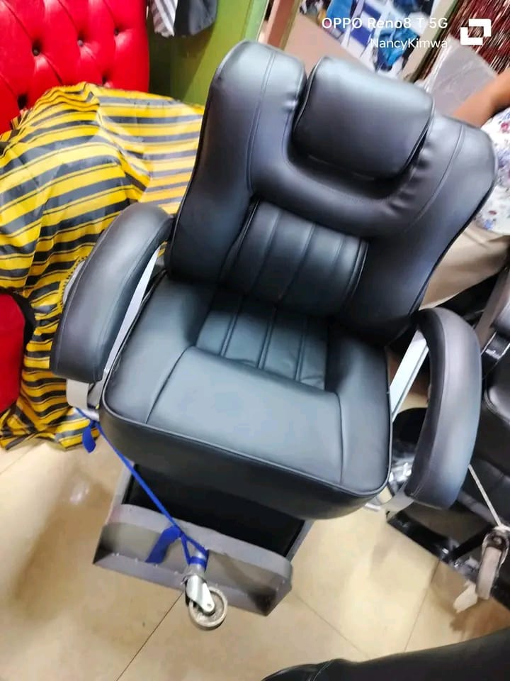 Fashion Locally Designed Barber Chair Reclining Barber Chair