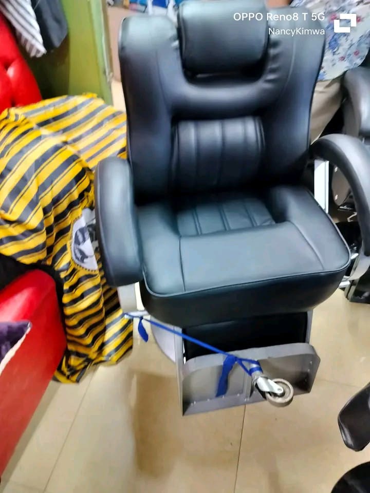 Fashion Locally Designed Barber Chair Reclining Barber Chair