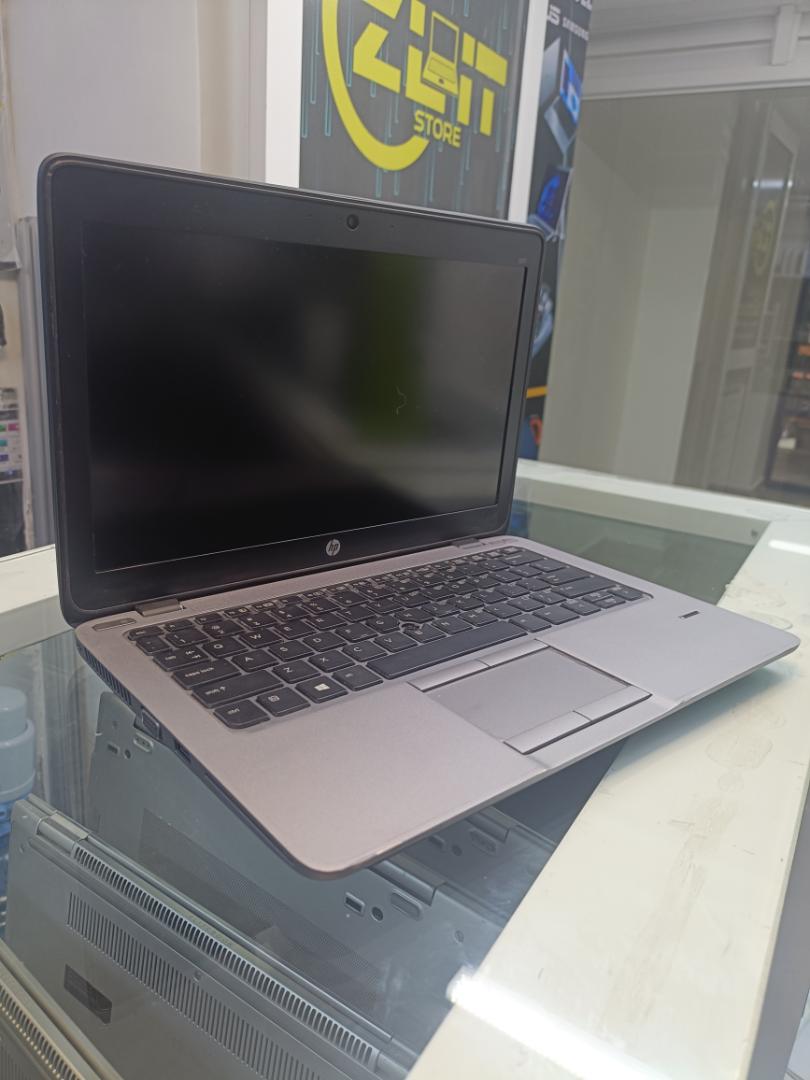 very portable and reliable Hp elitebook 820 g2 coi5 5th generation 8gbram 256ssd black 12"