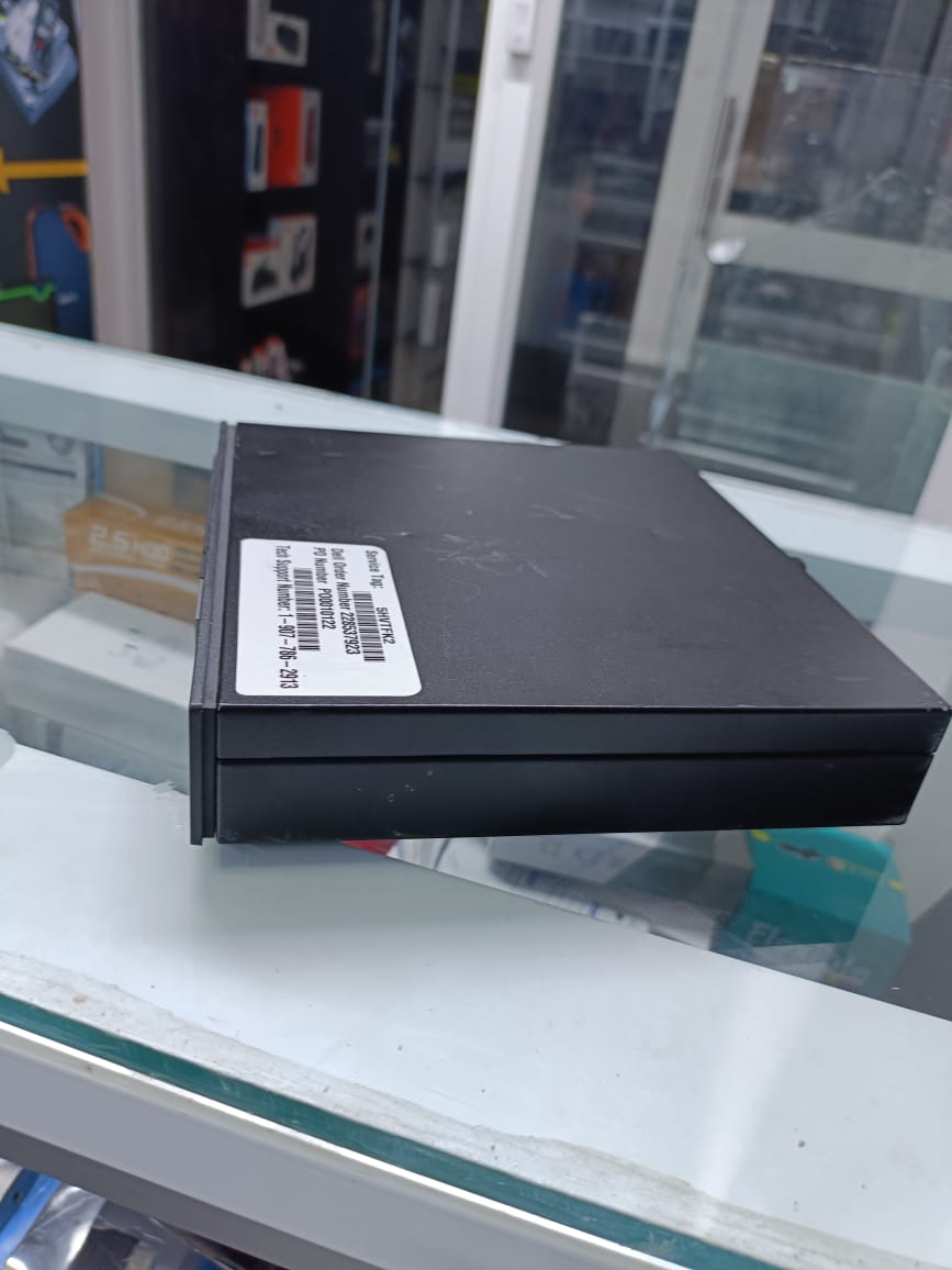 REFUBLISHED DELL 7040 COI5 MINI DESKTOP COI5 6TH GENERATION 8GBRAM 256GBSSD
 Features a compact design, ideal for users with limited desk space.