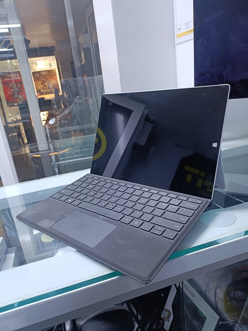 Microsoft Surface Pro 4(6th Gen Intel Core i7 | 8GB RAM | 256GB SSD | 12.3'' PixelSense Touchscreen | Ultra-Slim 2-in-1 Laptop Tablet | Windows 10 Pro | Lightweight & Portable | Perfect for Work,