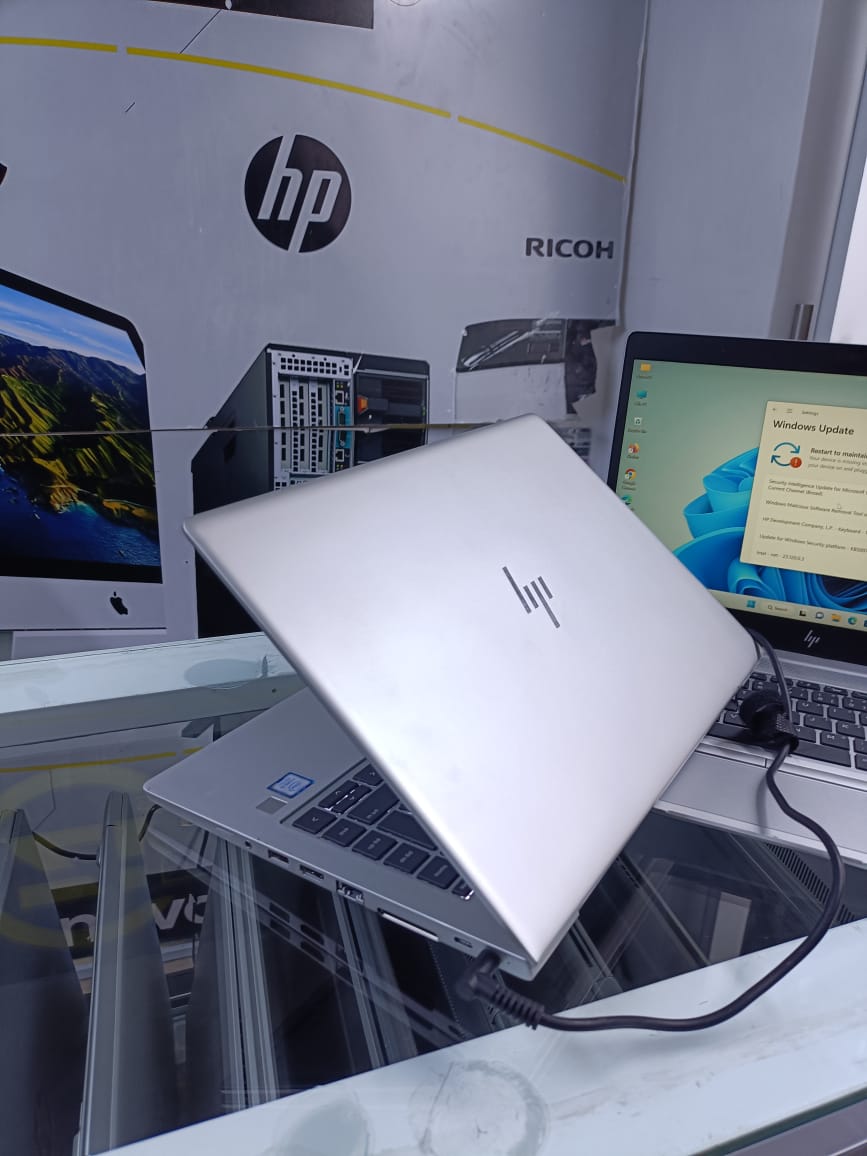 HP ELITEBOOK 840 G6 8TH GENERATION 8GBRAM 256GBSSD
 HP EliteBook 840 G6 is a premium 14-inch business laptop designed for professionals who demand performance, reliability, and security on the go
