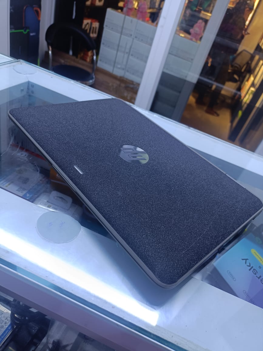 REFURBLISHED (BAG AND MOUSE) HP PROBOOK 11 G4 COI5 8TH GENERATION 8GBRAM 256GBSSSD X360 TOUCHSCREEN
Its 360-degree hinge enables use in multiple modes, including laptop, tablet, tent, and stand
