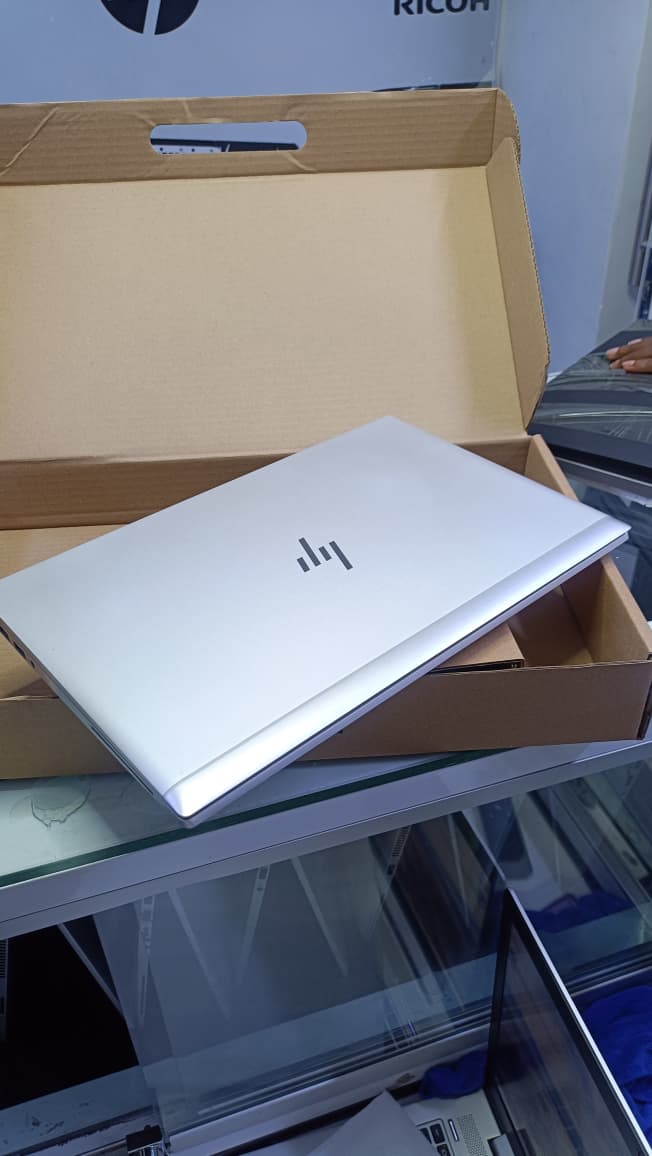 HP EliteBook 840 G7 Intel Core i7-10510U 16GB RAM 512GB SSD (10th Generation) 14″ Full HD Windows 11 Pro Silver: