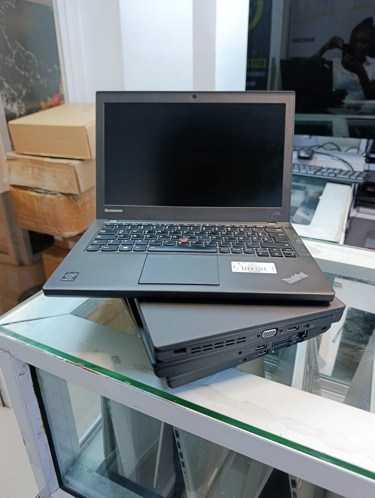 LENOVO THINKPAD X240 COI5 4TH GENERATION 8GBRAM 256GBSSD BLACK
Sleek and lightweight design, starting at just 3.04 lbs, for easy portability
Comprehensive connectivity options, including USB 3.0, HDMI