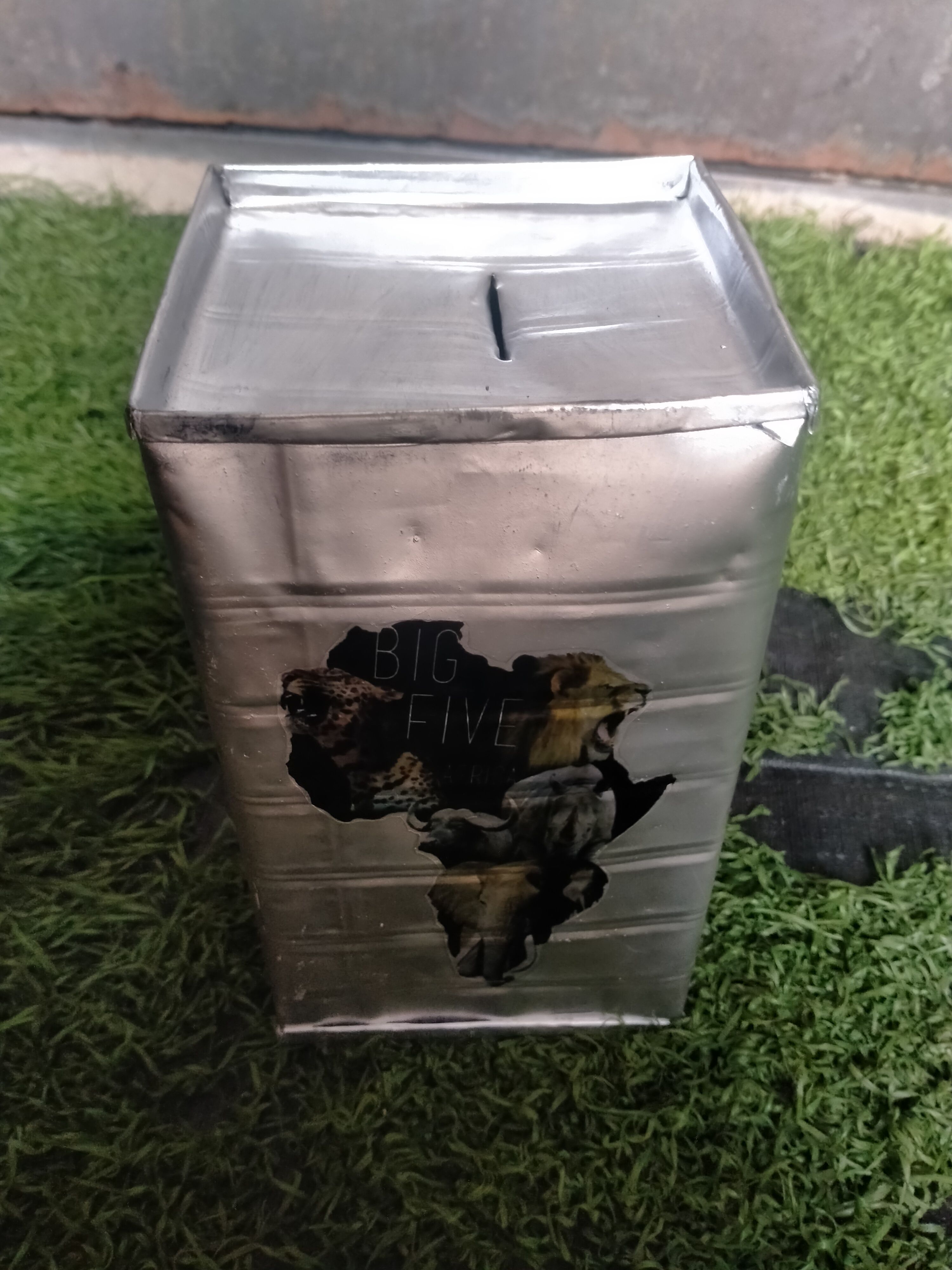 Big Five Africa Metal Piggy Bank – Handmade 20cm Coin Saving Box | Safari Wildlife Money Box for Kids & Adults