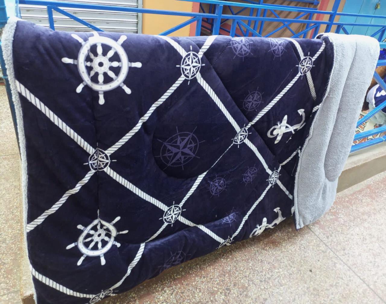 1Pc Classy High Quality Best Price single woolen duvet Size(4*6)  (5 x 6) (6*6)