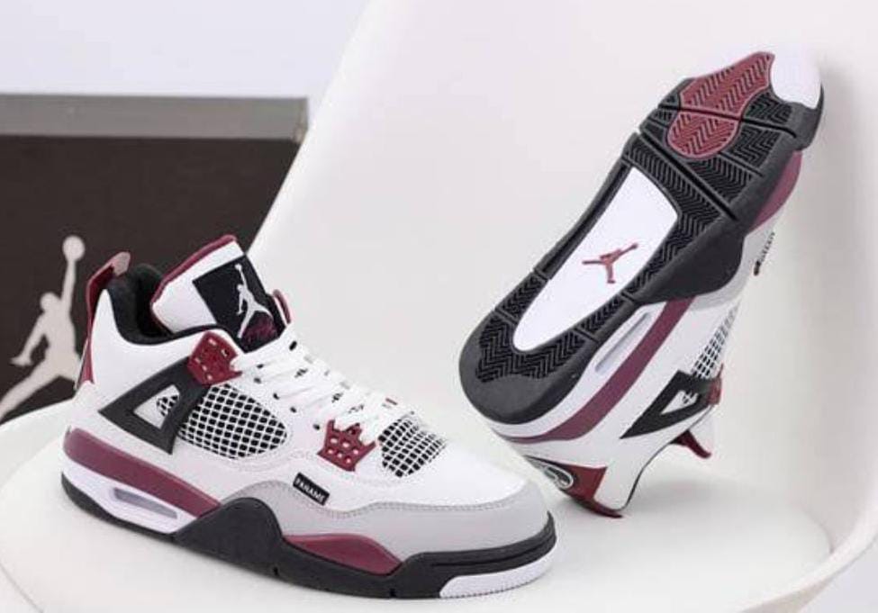 BEST QUALITY HIGH END MEN  SNEAKERS JORDAN 4 SHOES , UNISEX STYLISH AND COMFORTABLE.