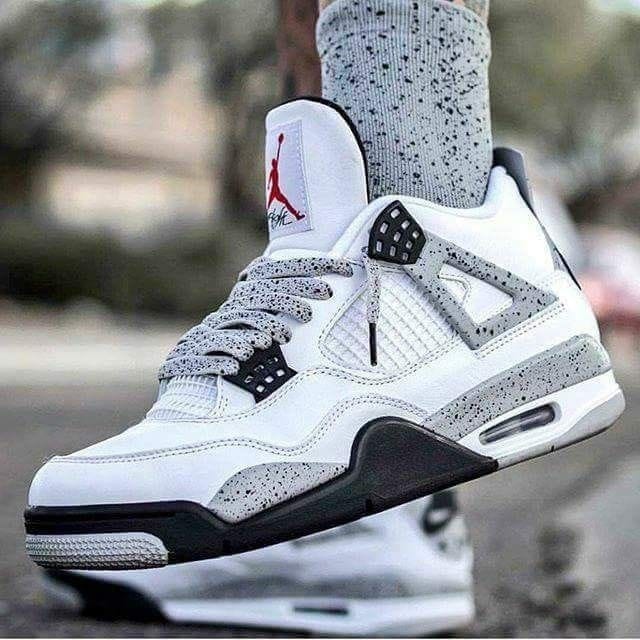 BEST QUALITY HIGH END MEN  SNEAKERS JORDAN 4 SHOES , UNISEX STYLISH AND COMFORTABLE.