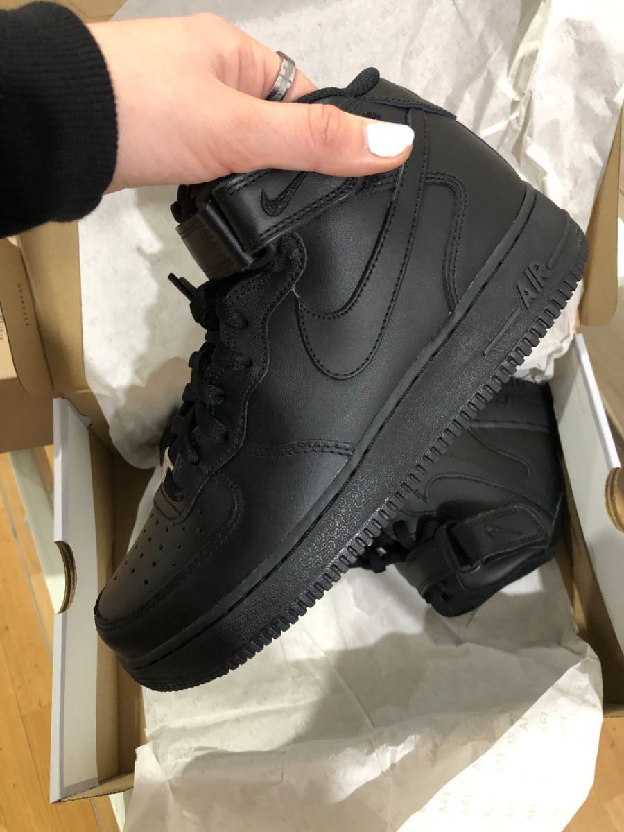 Men High Quality High Top Air Force Sneakers Fashion Breathable Unisex Shoes Sport. available in black and white.