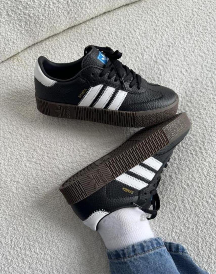 "ADIDAS SAMBA Double sole Quality Leather Unisex Sneakers: Expertly crafted with premium leather, offering timeless style and comfort for both men and women. Perfect for casual and everyday wear."