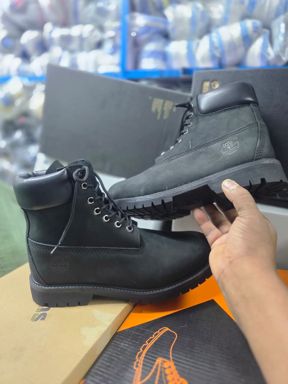 🔥  BLACK LEATHER TIMBERLAND BOOTS
Description:
Timberland boots made from premium black genuine leather for durability and all-day comfort. Designed with a strong rubber sole. 💯