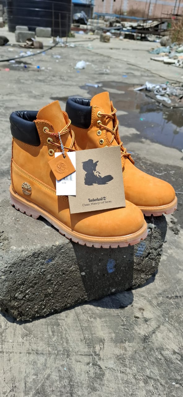 BROWN LEATHER TIMBERLAND BOOTS – 
Description:
Timberland brown leather boots made from premium genuine leather for durability and long-lasting comfort. Designed with a strong rubber