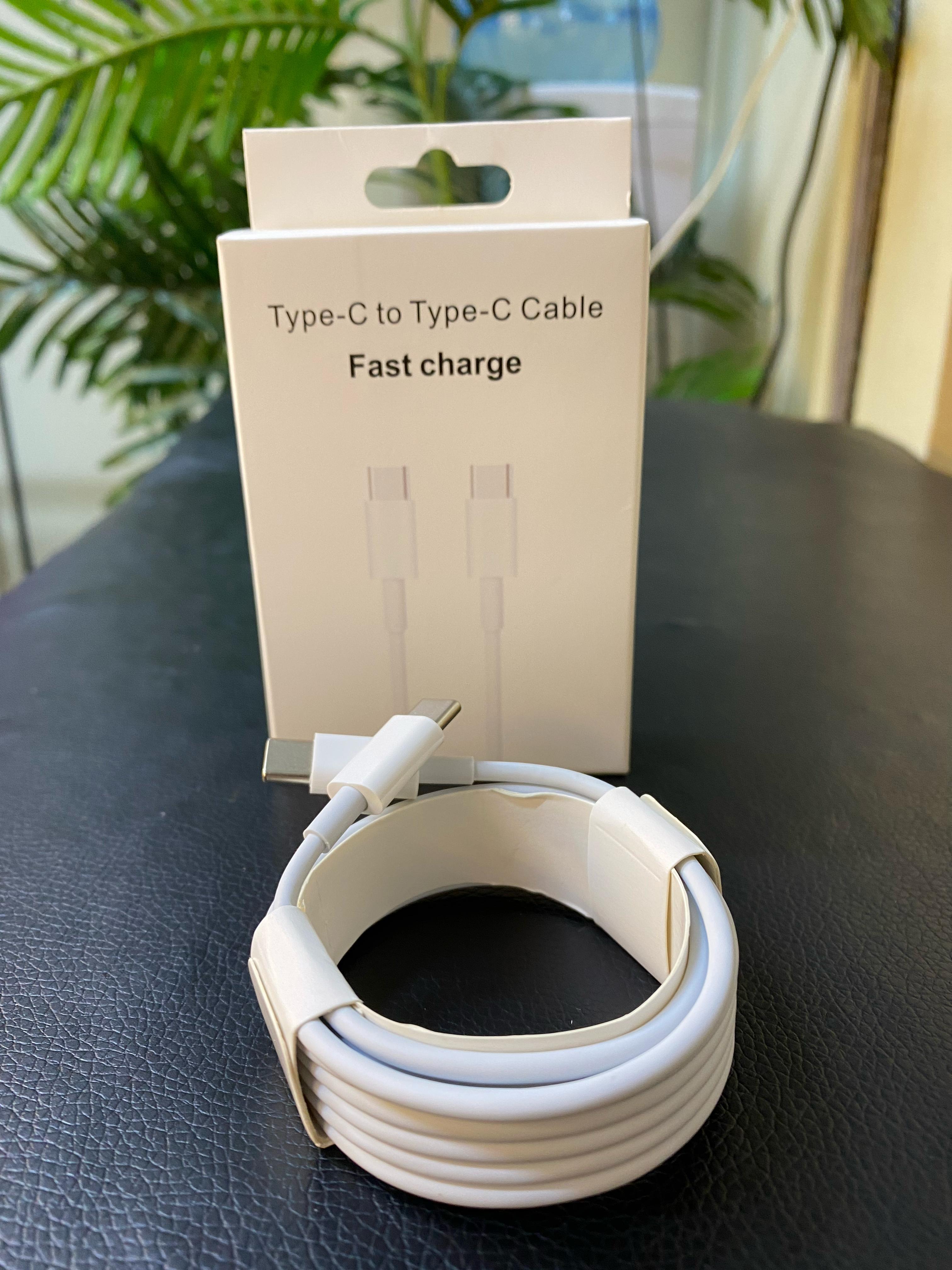 Type-C to Type-C Cable 
Fast charge
