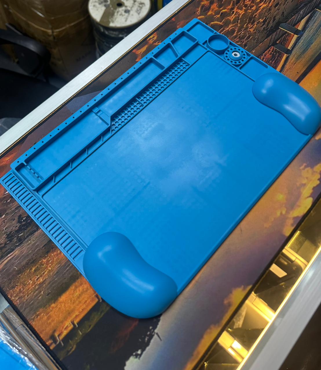 Blue Heat-Resistant Magnetic Silicone Repair Mat