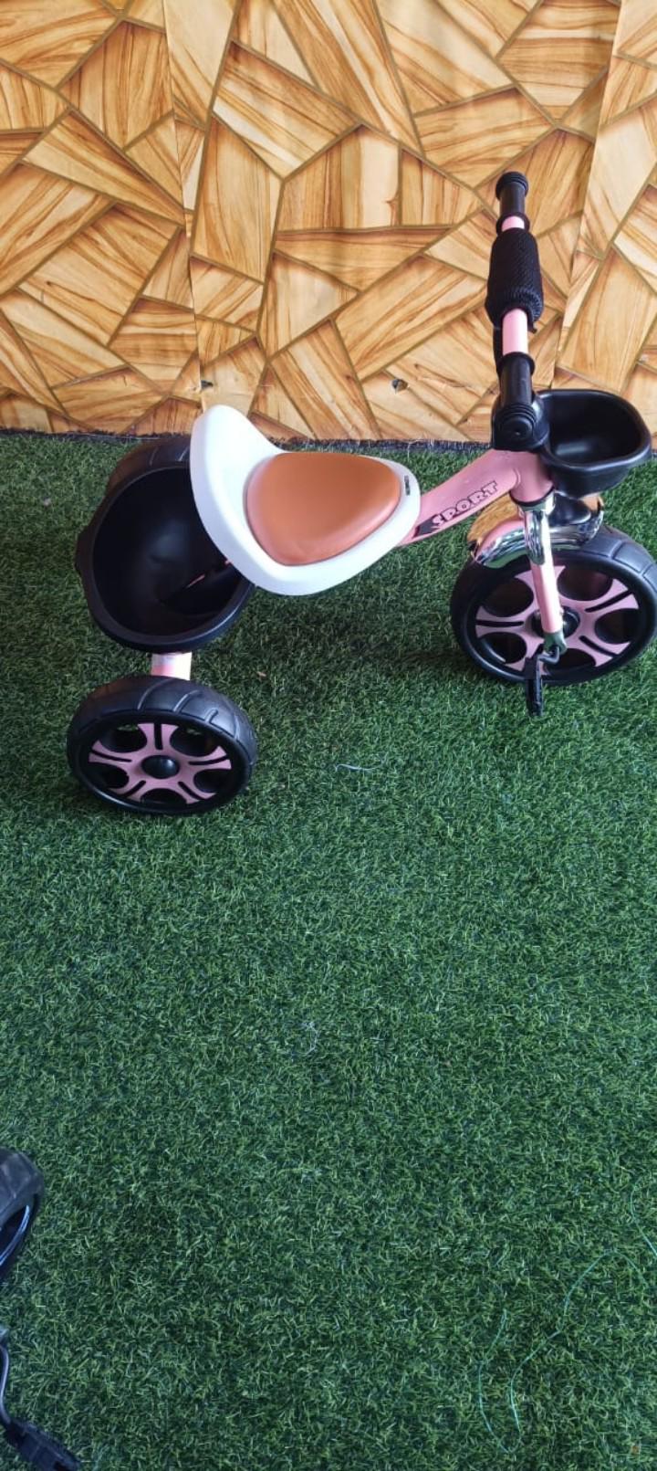 KIDS TRICYCLES 3 WHEELS KIDS BICYCLES SMALL KIDS TRICYCLES WITH A BASKET