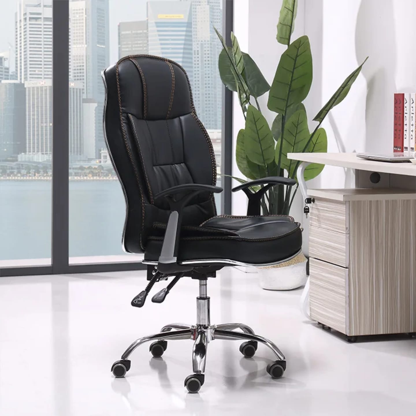 Executive High-Back Reclining Leather Chair – Sleek, Professional & Relaxing