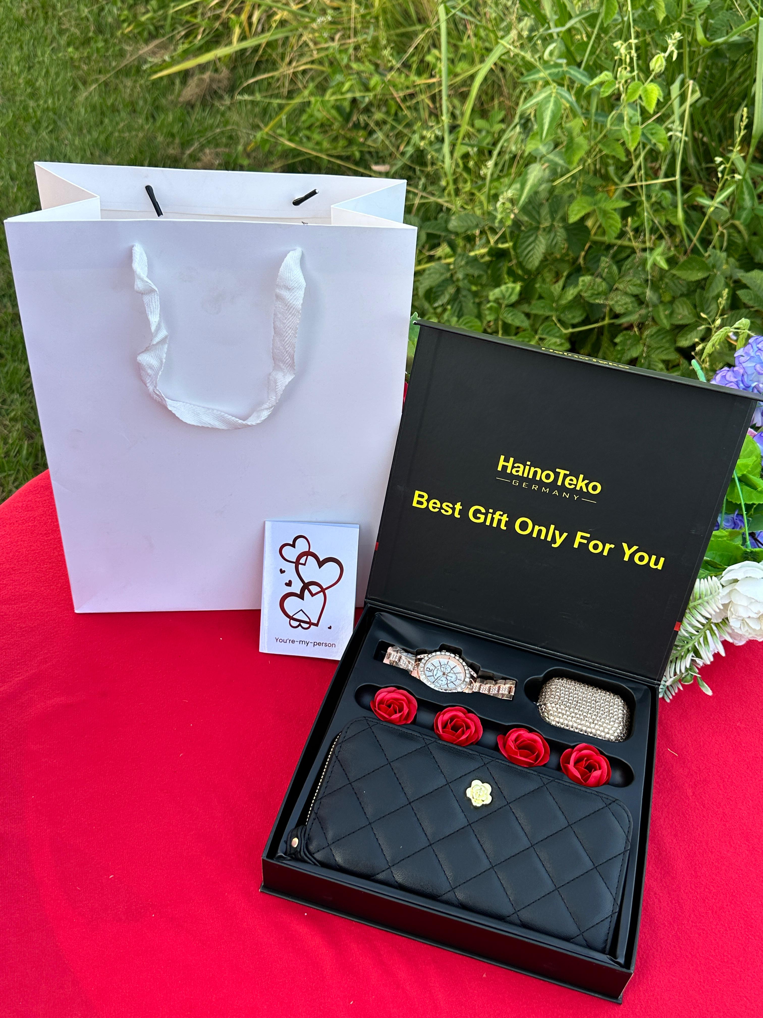 🌹❤️VALENTINES LADIES GIFT PACK 🌹❤️💐High Quality Earbuds 💐Ladies Watch 💐Purse/Wallet💐Preserved Roses💐Gift Card & Gift Bag 🥰Pink&Black